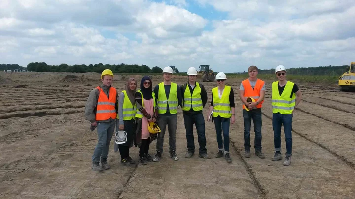 Abb. 1	Die Gruppe Studierender im Abbaugebiet „Schwarze Heide“